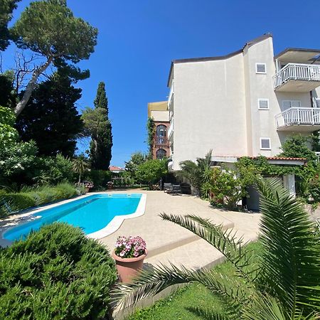 Villa Flora Kaštela Esterno foto