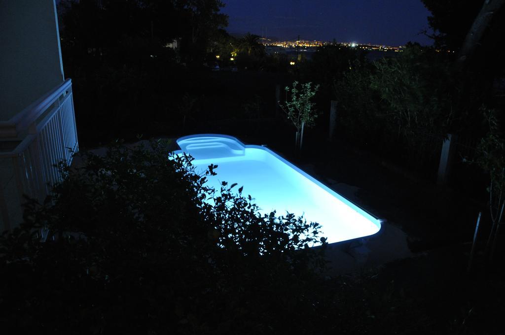Villa Flora Kaštela Esterno foto